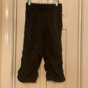 Kyodan Active Mid-Rise Capri Cropped Pants